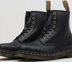 Dr. Martens Vegan 1460 black felix rub off