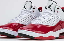 Jordan Maxin 200 white / black - gym red EUR 44