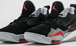 Jordan Zoom '92 black / university red EUR 43