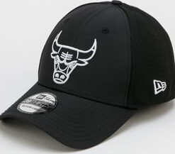 New Era 3930 NBA Dashback Chicago Bulls černá S-M