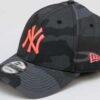 New Era 940 MLB Camo Essential NY camo šedá / černá