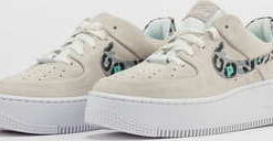 Nike W AF1 Sage Low black / team gold - white - black EUR 40