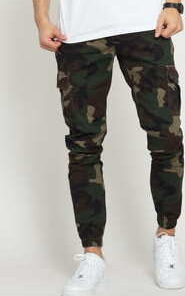 Urban Classics Camo Cargo Jogging Pants 2.0 camo zelené