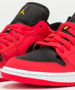 Jordan WMNS Air Jordan 1 Low siren red / black - white