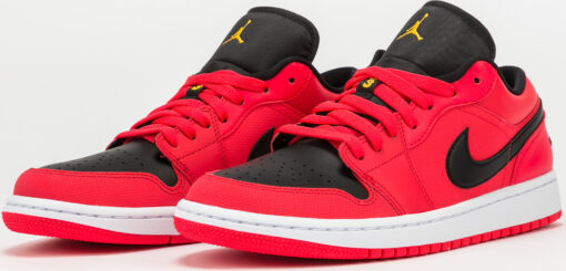 Jordan WMNS Air Jordan 1 Low siren red / black - white