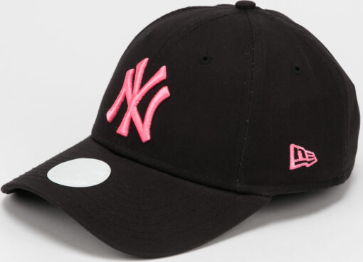 New Era 940W MLB WMNS League Essential NY černá / neon růžová