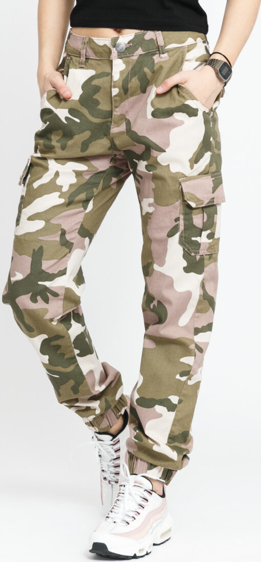 Urban Classics Ladies High Waist Camo Cargo Pants camo růžové / olivové / krémové