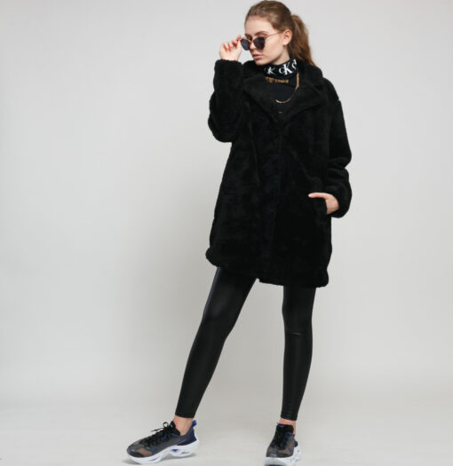 Urban Classics Ladies Oversized Sherpa Coat černá